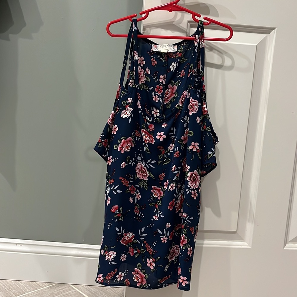 Cold shoulder polyester floral blouse